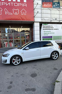 Хэтчбек Volkswagen Golf GTI 2014 в 