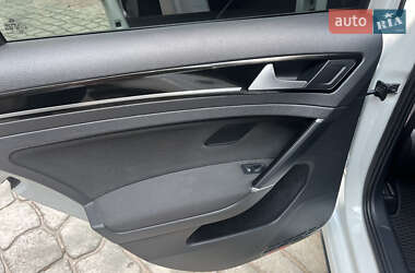 Хэтчбек Volkswagen Golf GTI 2016 в 