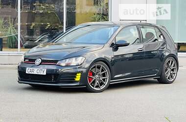 Хэтчбек Volkswagen Golf GTI 2015 в Киеве