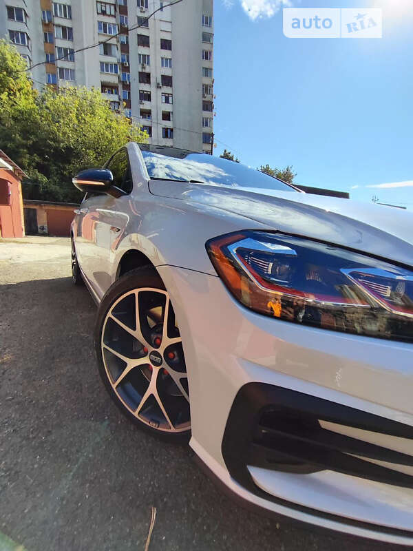 Volkswagen Golf GTI 2020