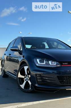 Хэтчбек Volkswagen Golf GTI 2015 в Киеве