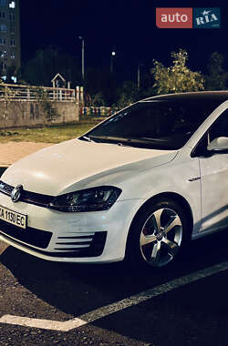 Хэтчбек Volkswagen Golf GTI 2014 в 