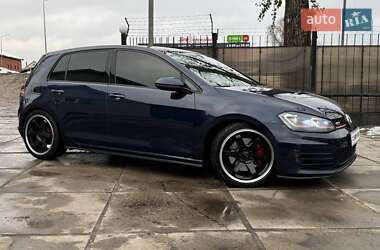 Хэтчбек Volkswagen Golf GTI 2015 в Киеве