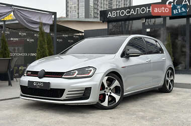 Хэтчбек Volkswagen Golf GTI 2015 в Киеве