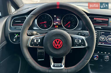 Хетчбек Volkswagen Golf GTI 2016 в Києві