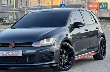 Хетчбек Volkswagen Golf GTI 2016 в Києві