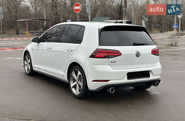 Хэтчбек Volkswagen Golf GTI 2020 в Киеве