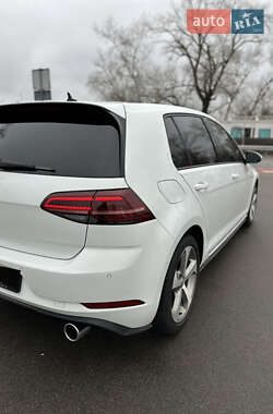 Хэтчбек Volkswagen Golf GTI 2020 в Киеве