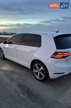 Хэтчбек Volkswagen Golf GTI 2020 в Киеве