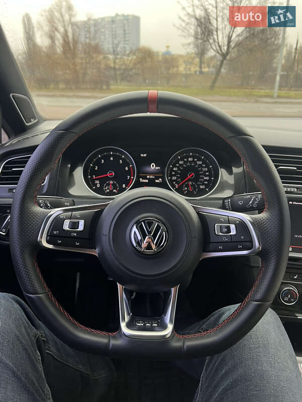 Хетчбек Volkswagen Golf GTI 2014 в Києві