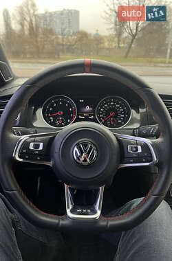 Хэтчбек Volkswagen Golf GTI 2014 в Киеве