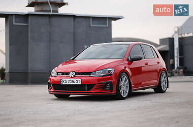 Хетчбек Volkswagen Golf GTI 2017 в Києві