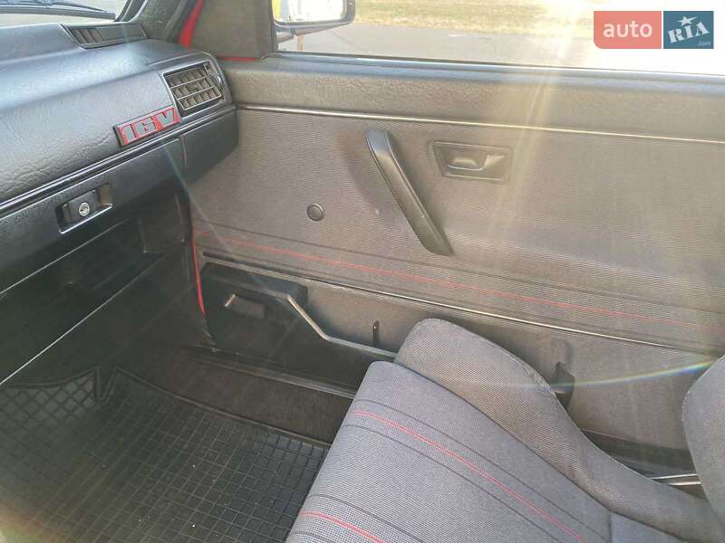 Хэтчбек Volkswagen Golf GTI 1988 в Киеве