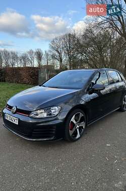 Хэтчбек Volkswagen Golf GTI 2015 в Киеве