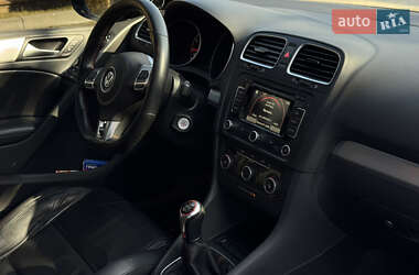 Хэтчбек Volkswagen Golf GTI 2012 в 