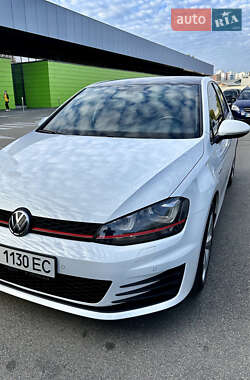 Хэтчбек Volkswagen Golf GTI 2014 в 
