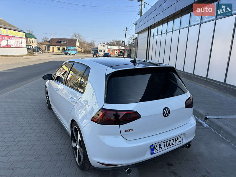 Хэтчбек Volkswagen Golf GTI 2015 в Пирятине