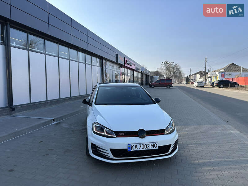 Хэтчбек Volkswagen Golf GTI 2015 в Пирятине