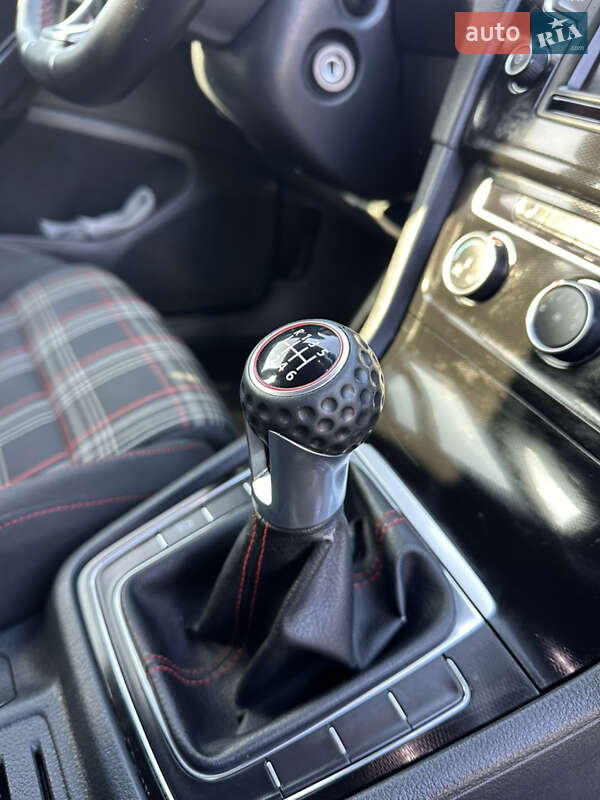 Хэтчбек Volkswagen Golf GTI 2015 в Пирятине
