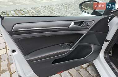 Хэтчбек Volkswagen Golf GTI 2018 в 