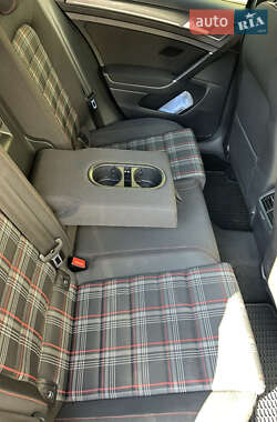 Хетчбек Volkswagen Golf GTI 2017 в 