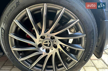 Хетчбек Volkswagen Golf GTI 2017 в 