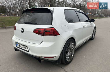 Хэтчбек Volkswagen Golf GTI 2015 в 