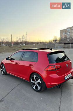 Хэтчбек Volkswagen Golf GTI 2014 в 