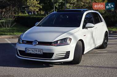 Хэтчбек Volkswagen Golf GTI 2014 в 