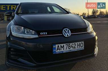 Хетчбек Volkswagen Golf GTI 2018 в 