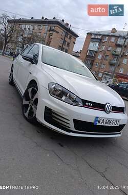 Хетчбек Volkswagen Golf GTI 2017 в 