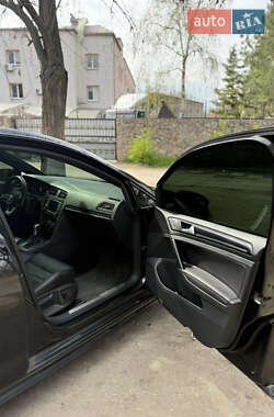 Хэтчбек Volkswagen Golf GTI 2016 в 