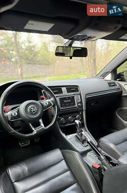 Хэтчбек Volkswagen Golf GTI 2016 в 