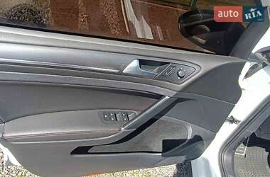 Хетчбек Volkswagen Golf GTI 2020 в 