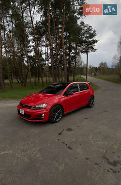 Хэтчбек Volkswagen Golf GTI 2014 в 
