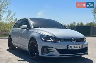 Хетчбек Volkswagen Golf GTI 2019 в 