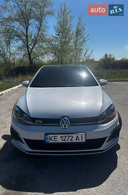 Хетчбек Volkswagen Golf GTI 2019 в 