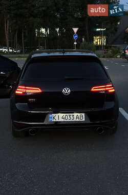 Хетчбек Volkswagen Golf GTI 2016 в 