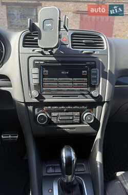 Хэтчбек Volkswagen Golf GTI 2011 в 