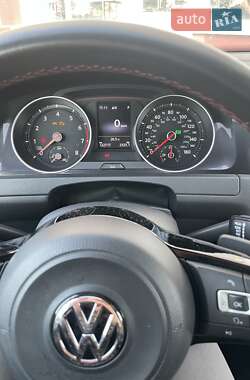 Хэтчбек Volkswagen Golf GTI 2015 в 
