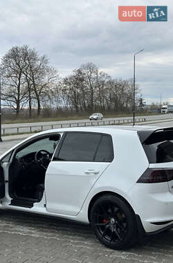 Хетчбек Volkswagen Golf GTI 2014 в 