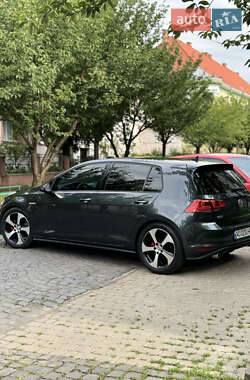 Хетчбек Volkswagen Golf GTI 2015 в 