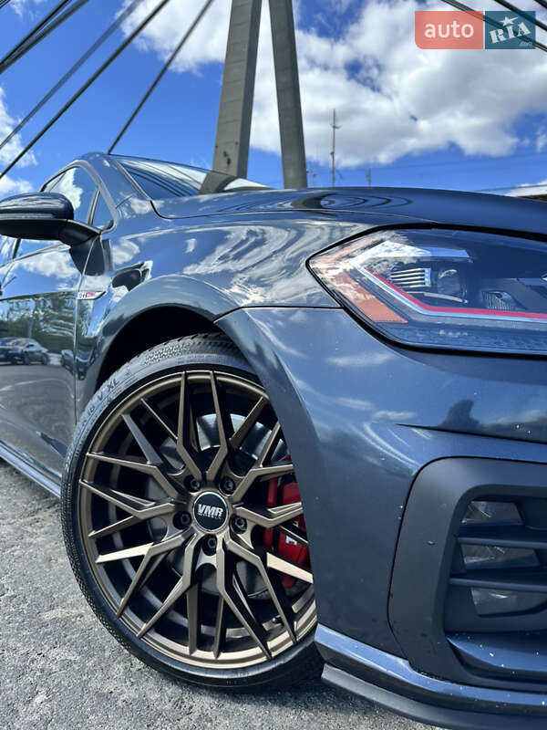 Хетчбек Volkswagen Golf GTI 2019 в Києві
