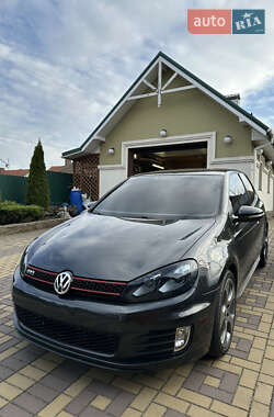 Хэтчбек Volkswagen Golf GTI 2010 в 