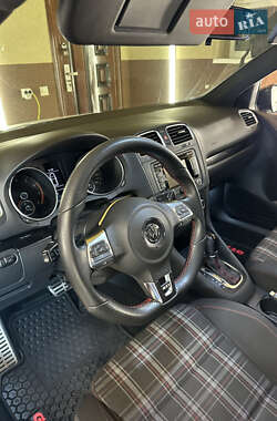 Хэтчбек Volkswagen Golf GTI 2010 в 
