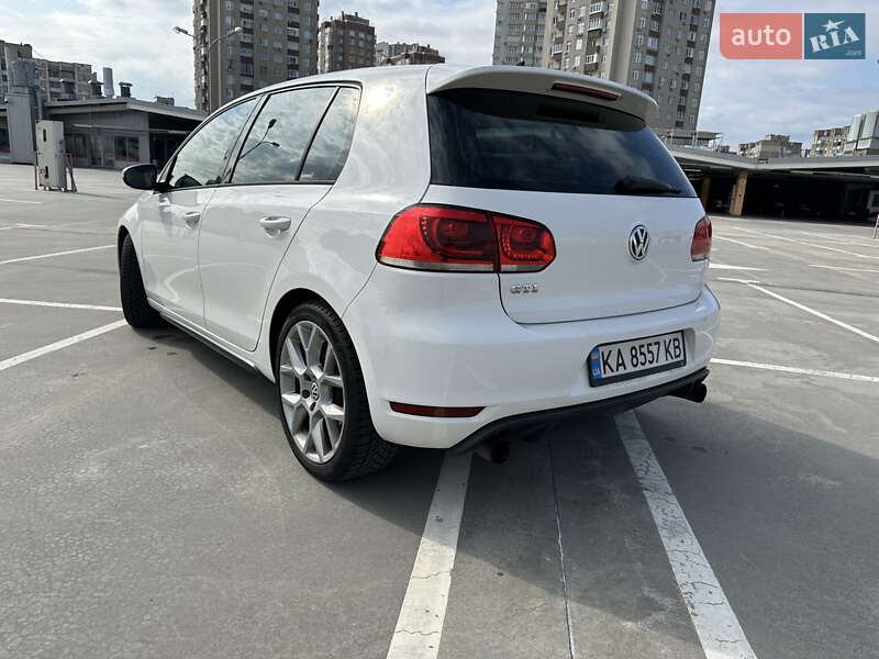 Хэтчбек Volkswagen Golf GTI 2013 в Киеве