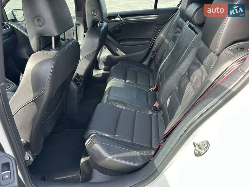 Хэтчбек Volkswagen Golf GTI 2013 в Киеве