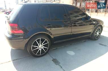 Хетчбек Volkswagen Golf GTI 2000 в 