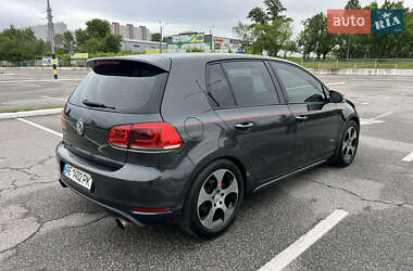 Хетчбек Volkswagen Golf GTI 2011 в 