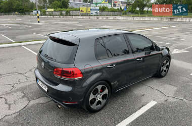 Хетчбек Volkswagen Golf GTI 2011 в 
